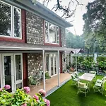 Sakley\'S Cottages